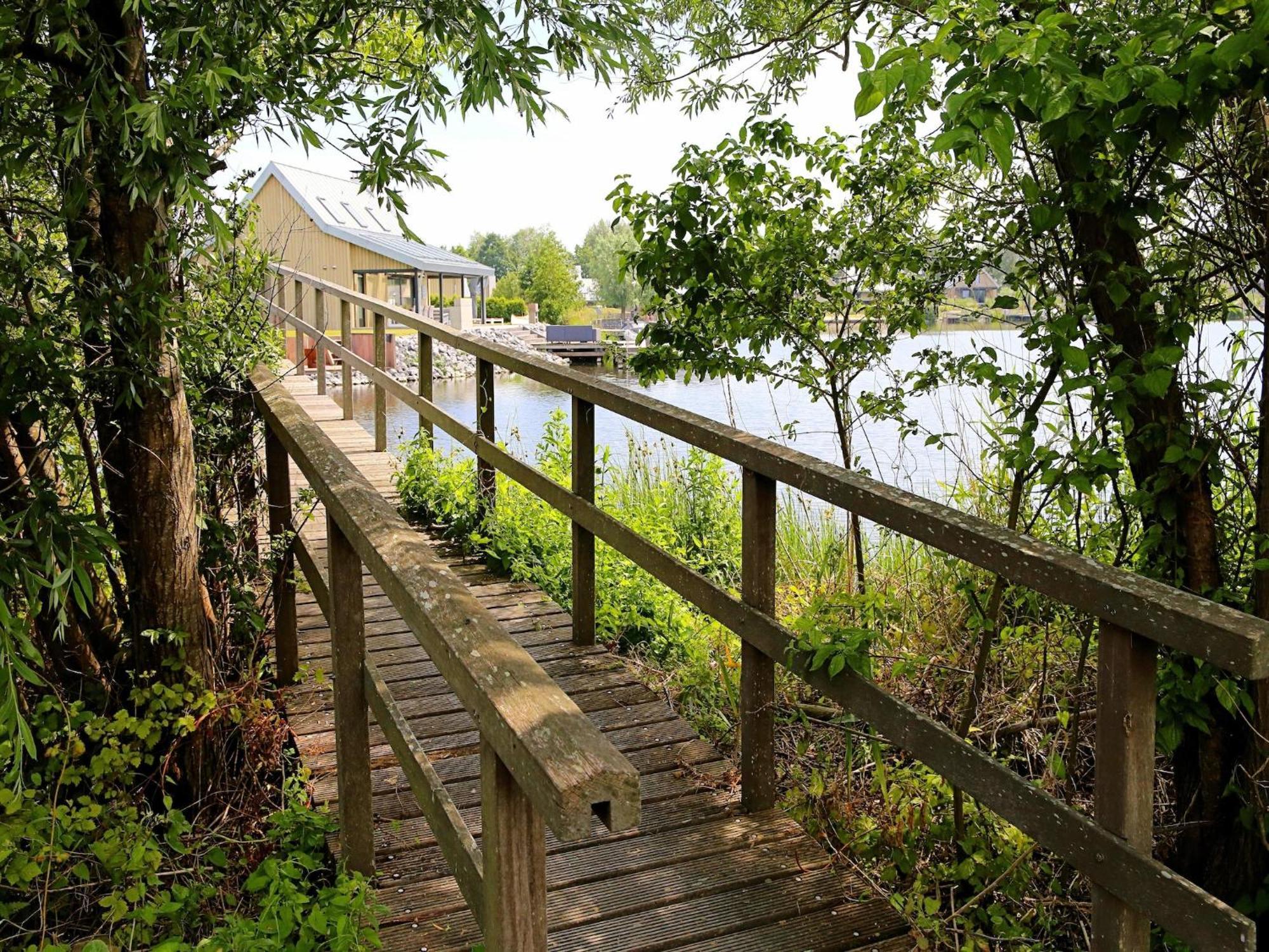 Vakantiehuis Modern On The Water In A National Park *